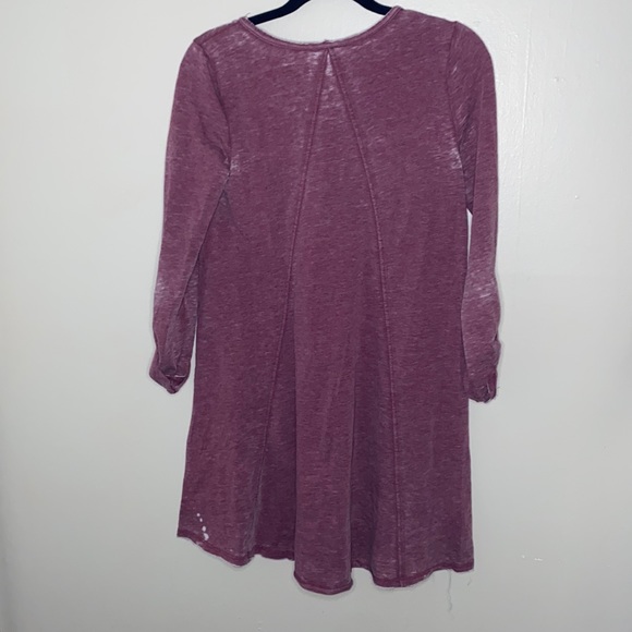 🍂Adorable lightweight distressed maroon dress! - Picture 4 of 5